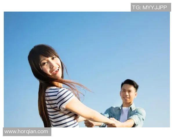 足球明星情侣甜蜜瞬间视频合集展现爱与激情的完美结合 足球明星情侣甜蜜瞬间视频合集展现爱与激情的完美结合